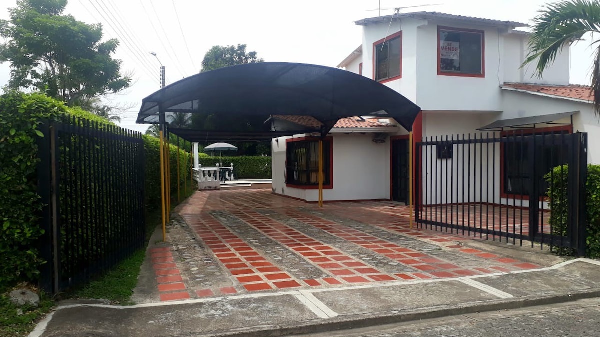 Hermosa casa con piscina privada adultos y niños