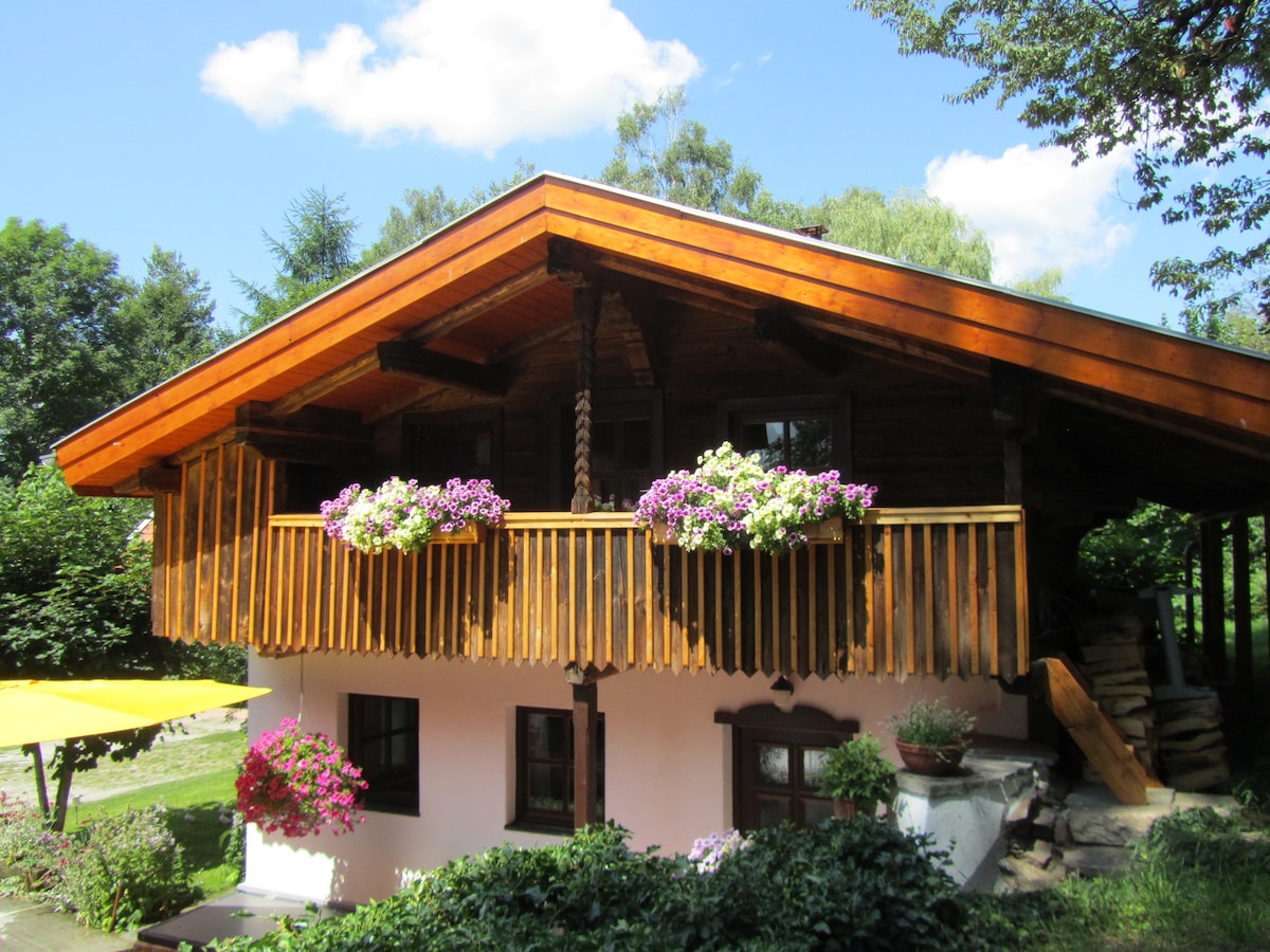 “Zopfhäusl”巴伐利亚森林Böbrach度假屋