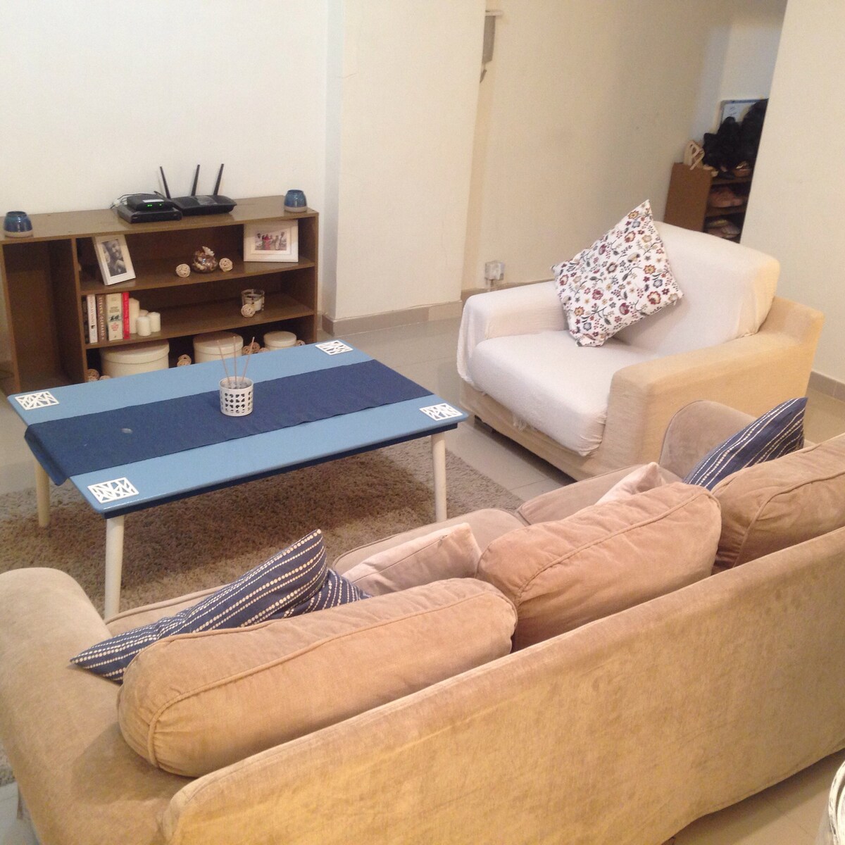 Homely, large, terrace, wan chai apartment