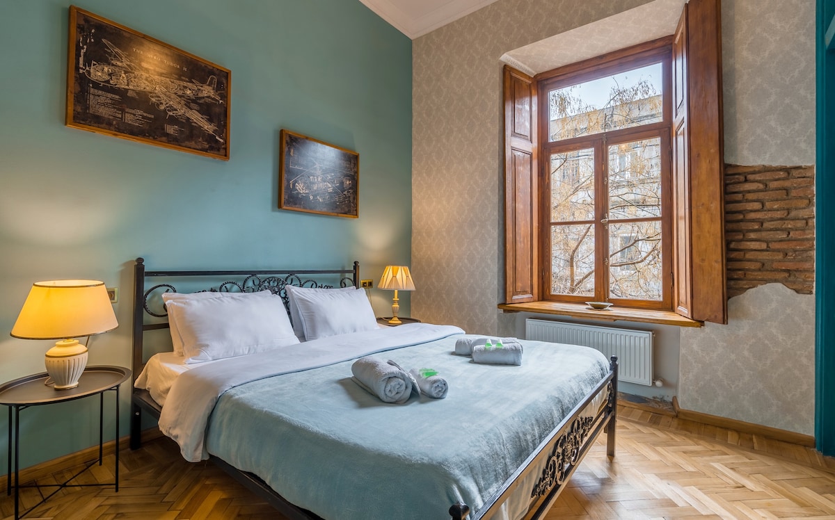 ✺✺3卧室公寓+2卫生间，距离Rustaveli大道2分钟路程✺✺