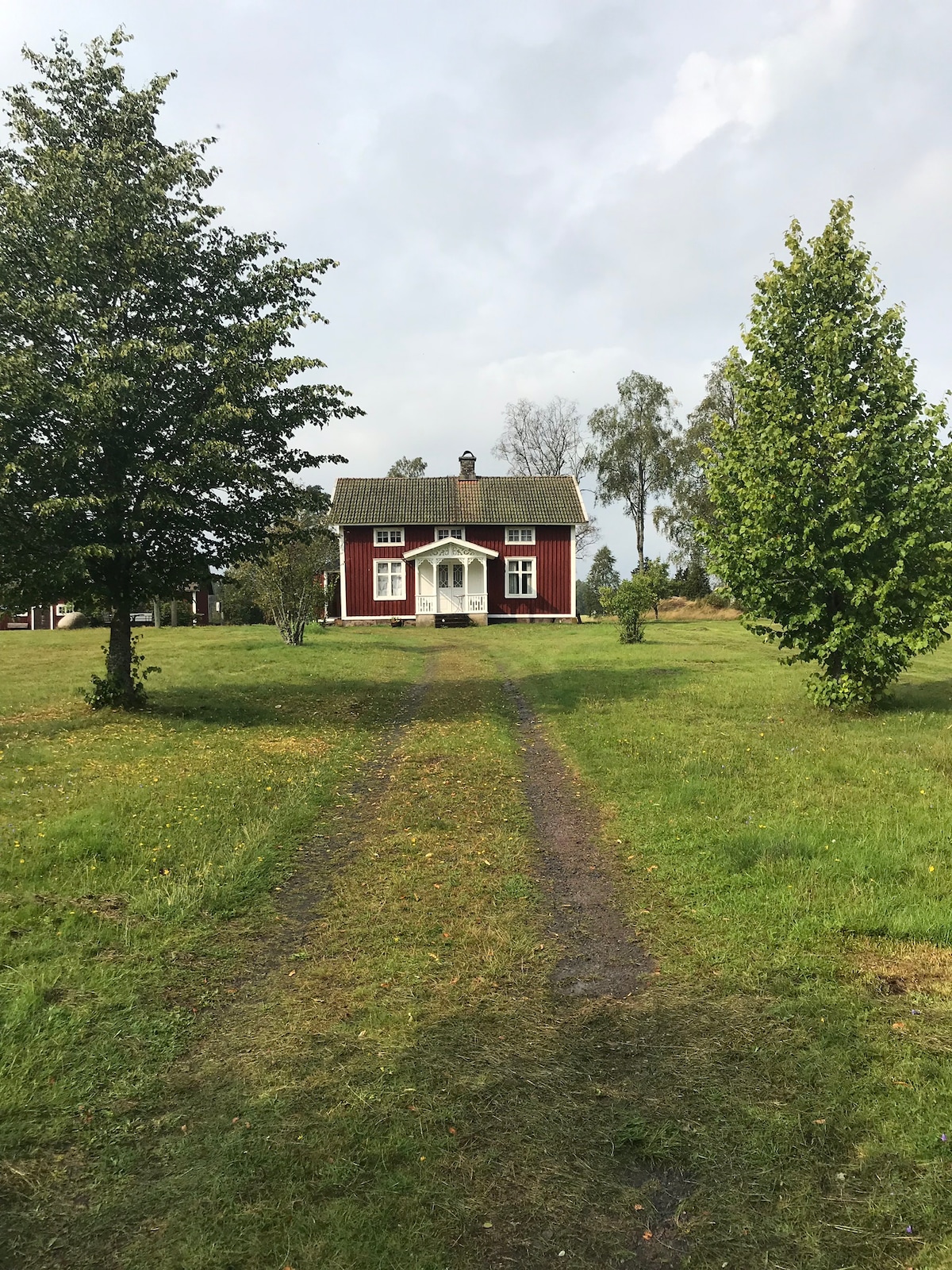 Charmigt rött torp Småland, Fridhem