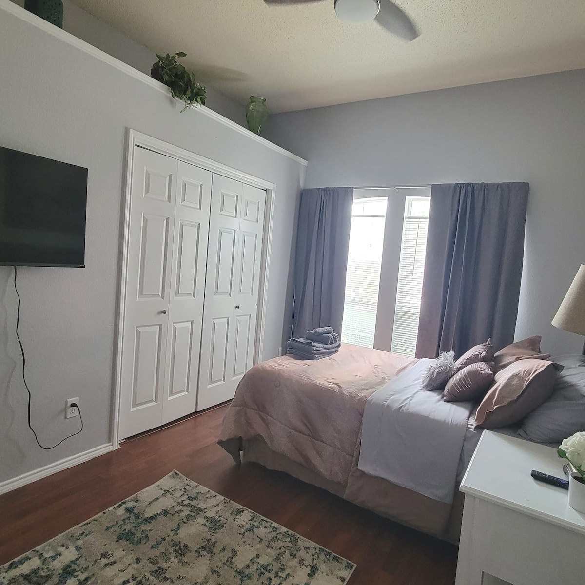 Comfy Private Room Near UNT/TWU and DentonSquare