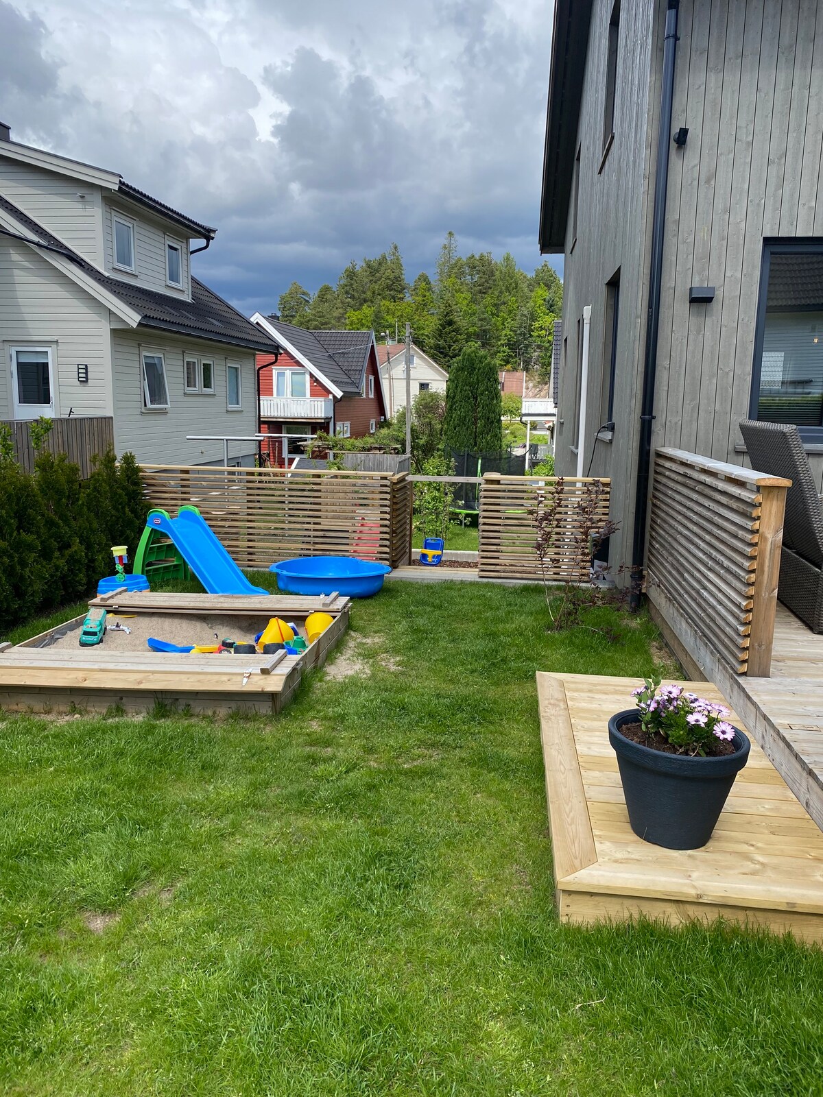 Stort familievennlig hus. 25 min fra dyreparken