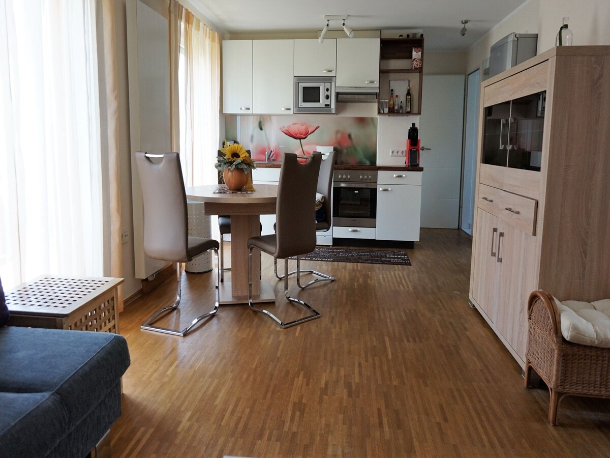 Ferienwohnung Gartenblick, (Friedrichshafen), Gartenblick, 55qm, 1 Wohn-/Schlafzimmer, max. 2 Personen