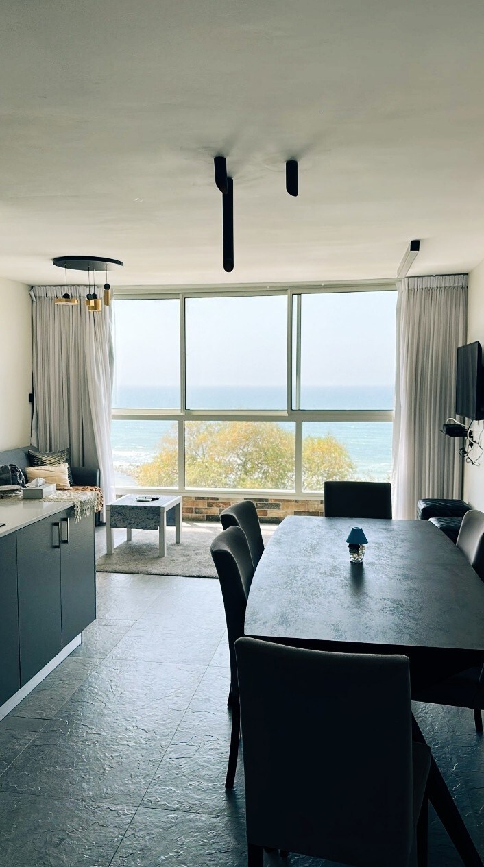 sea view apartment