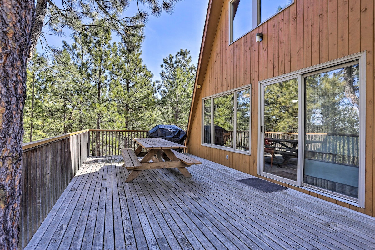 Cozy Black Hills Nature Retreat w/ Private Deck!