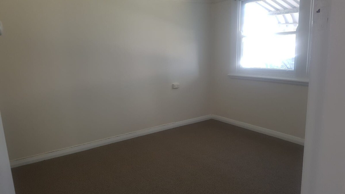 Freshly painted 3 bedroom house close to UCI Race