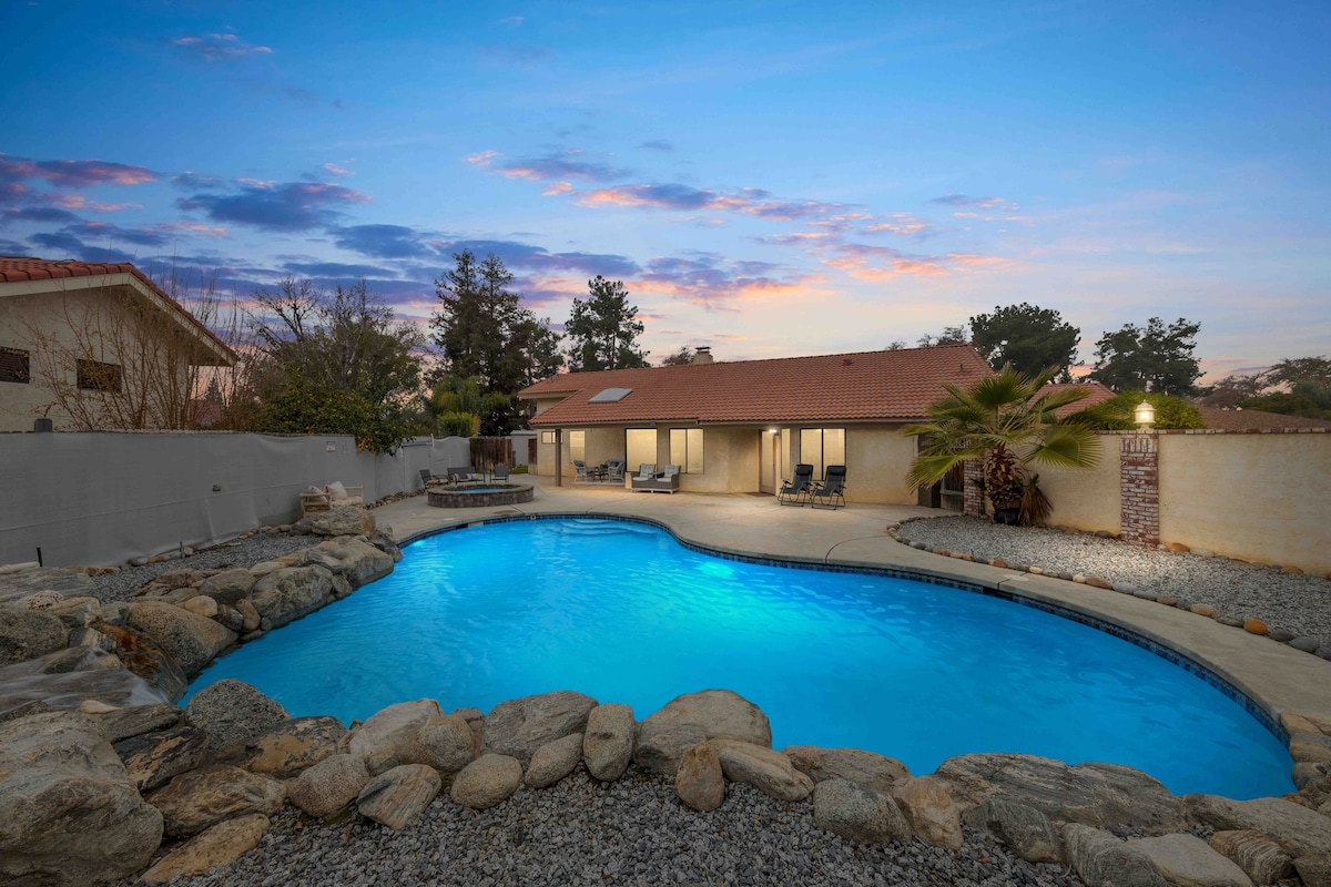 California King Bed home with Pool and Spa.