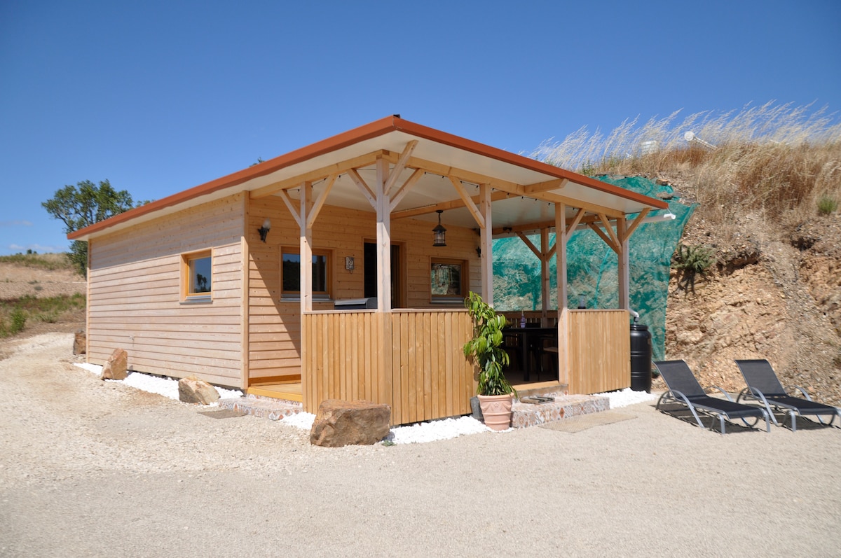 Wooden house on the lake with beach & opt rent car