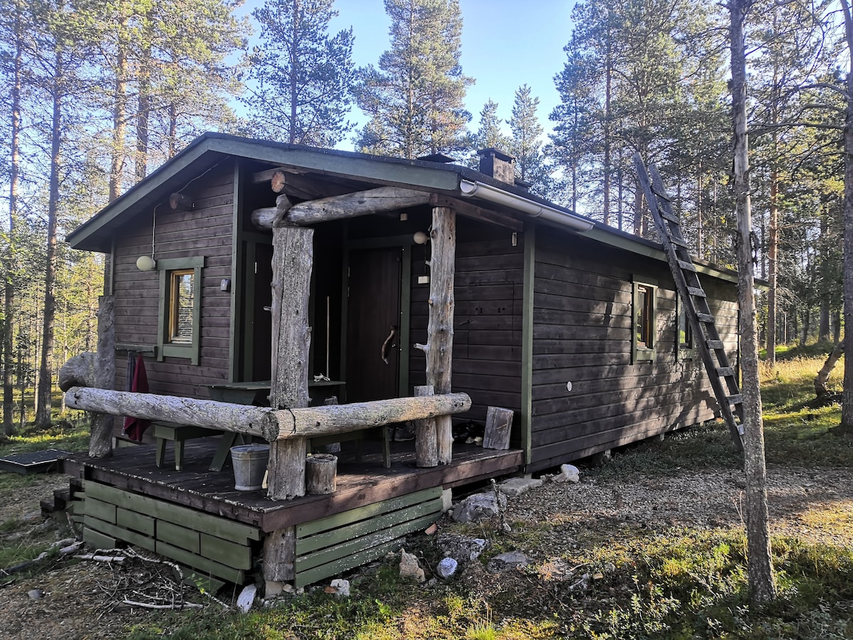 萨里塞尔卡（ Saariselkä ）和基洛佩（ Kiilopä ）附近的田园诗般的乡村小屋