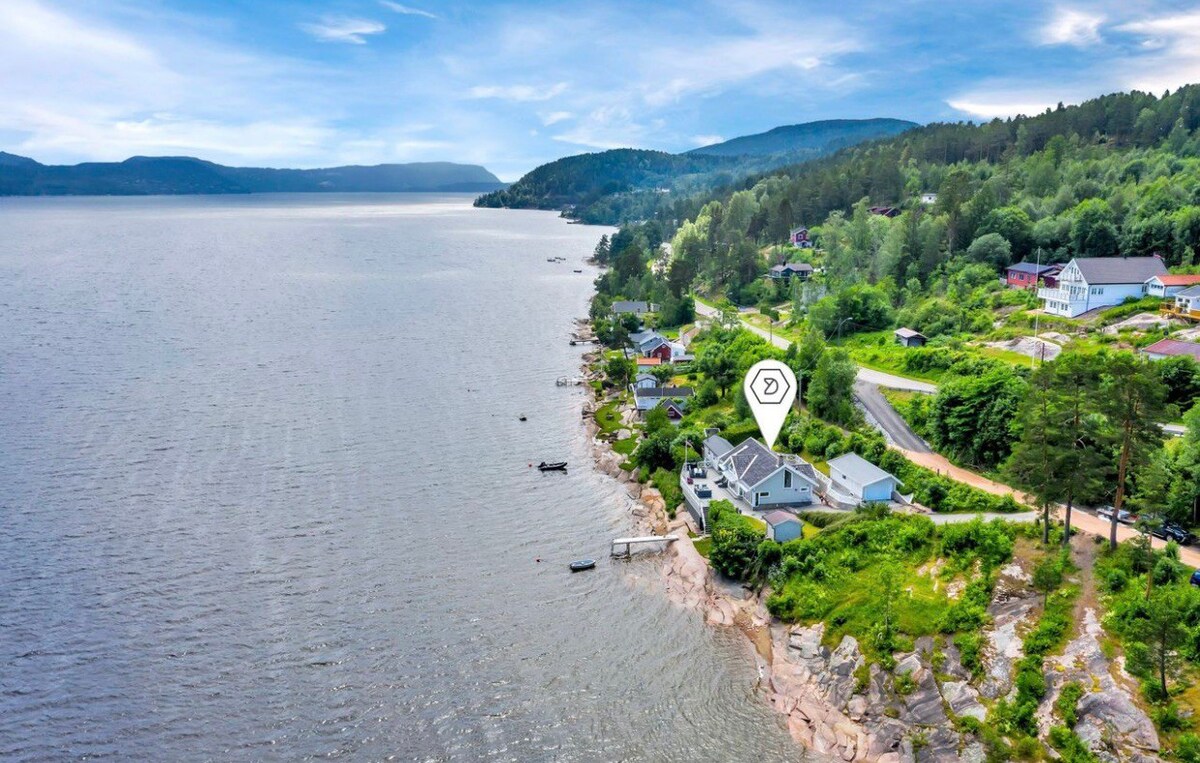 Waterfront villa 45 min from Oslo