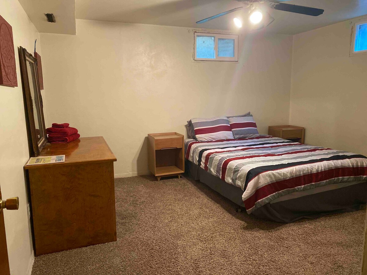 Red Private Bedroom Fort Morgan, CO 2 bdrms listed