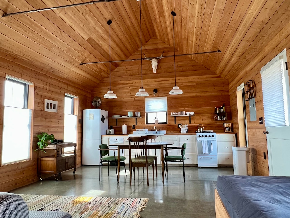 Modern Schoolhouse Cabin in the Paradise Valley