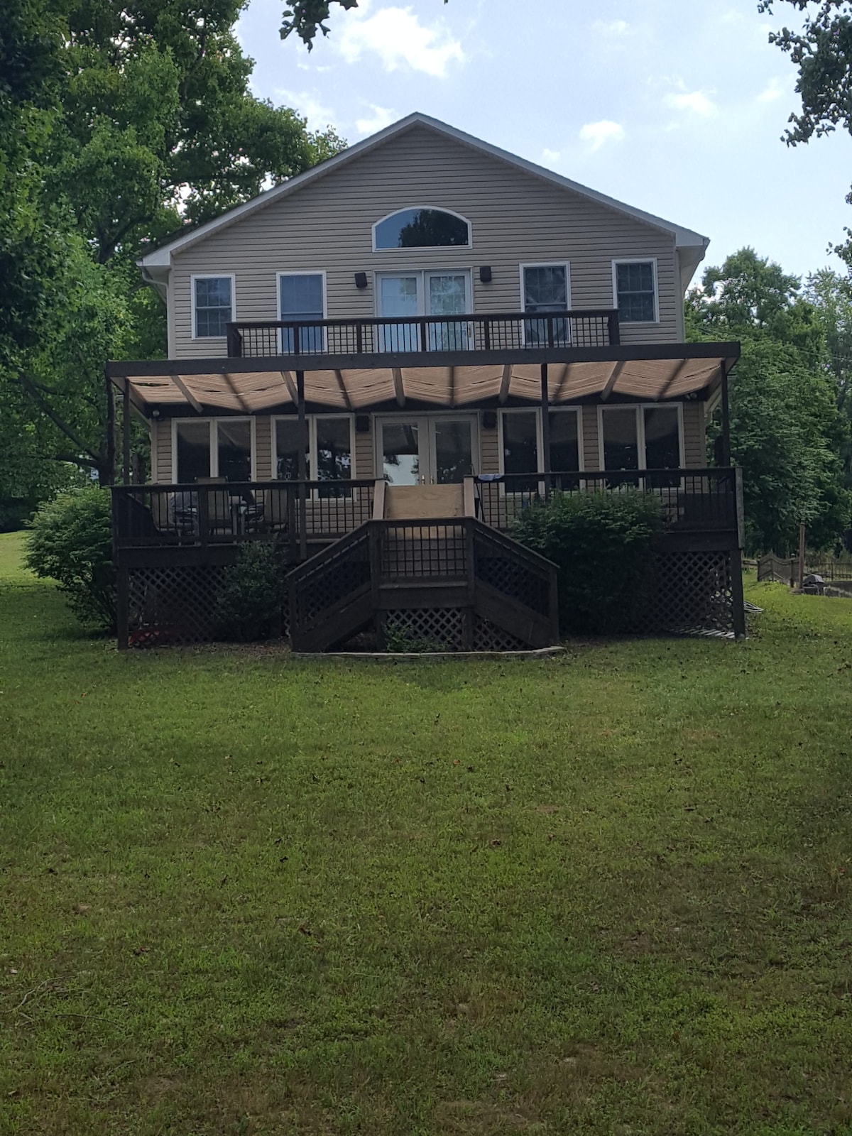 Claytor Lake Waterfront on Beach Drive