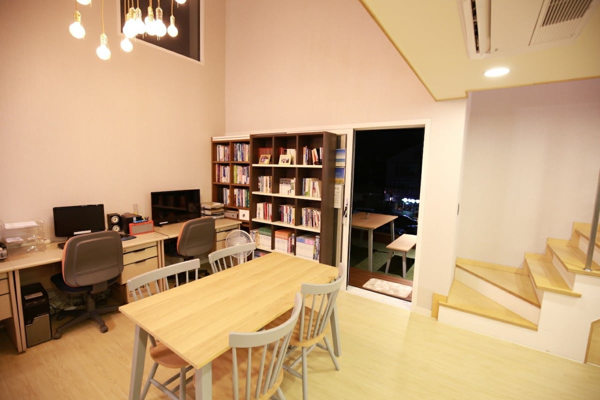 （ Yangsan No. 4. Special room ） Yongok Specialty LP Bar and Neighborhood Bookstore Music B&B A House。旅行者住宿和商务差旅住宿