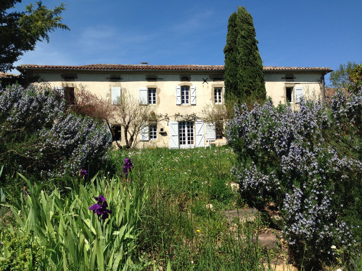 En Pégéni maison entière en pleine campagne