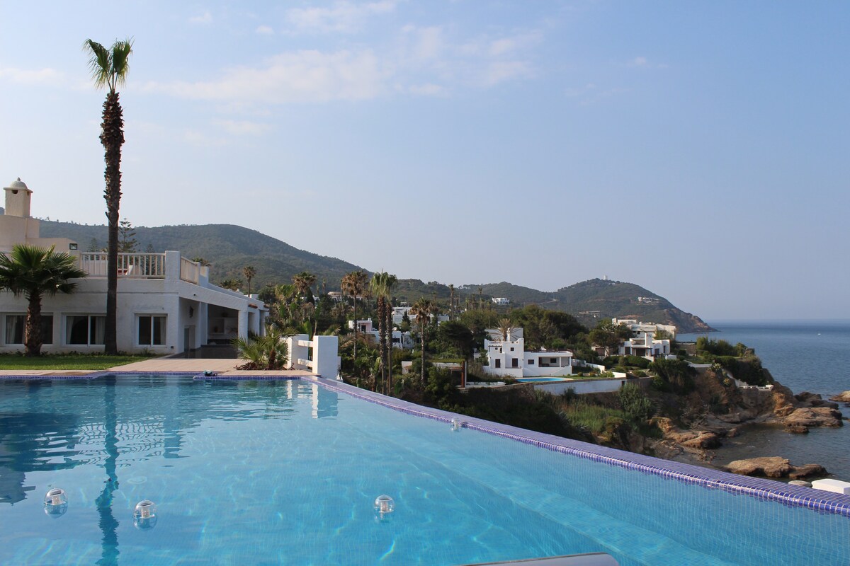 villa front de mer avec piscine