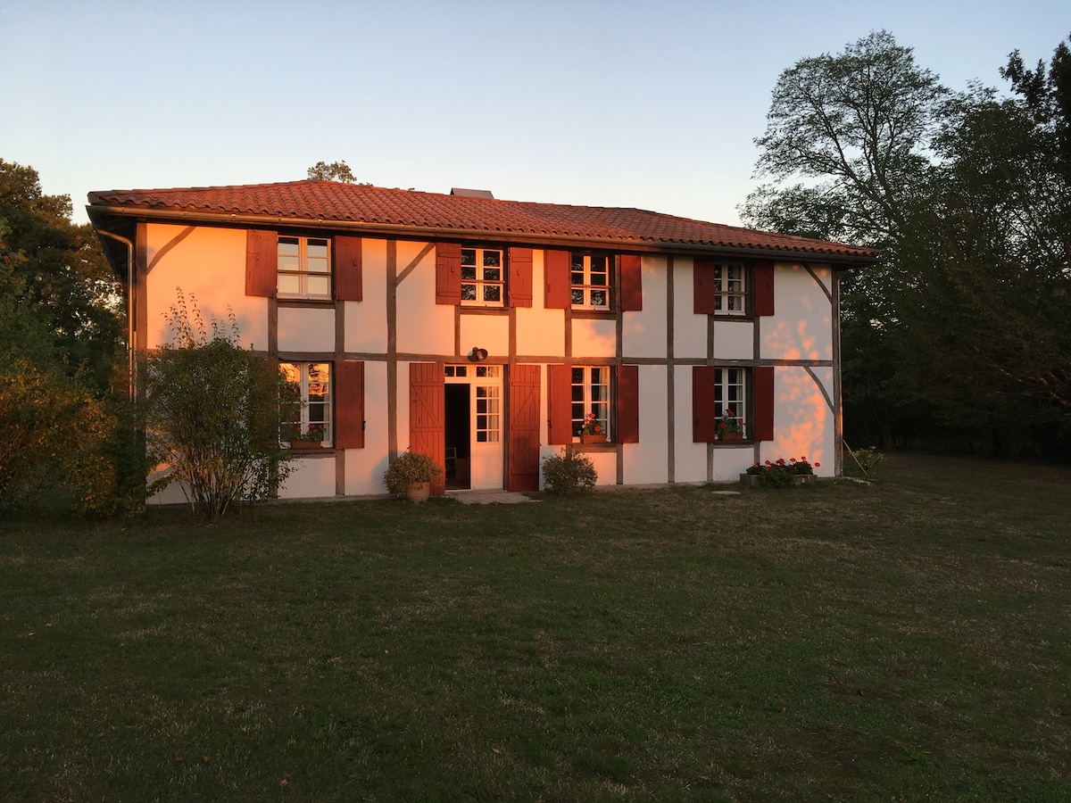 Maison restaurée, au grand calme, 10 pers, piscine