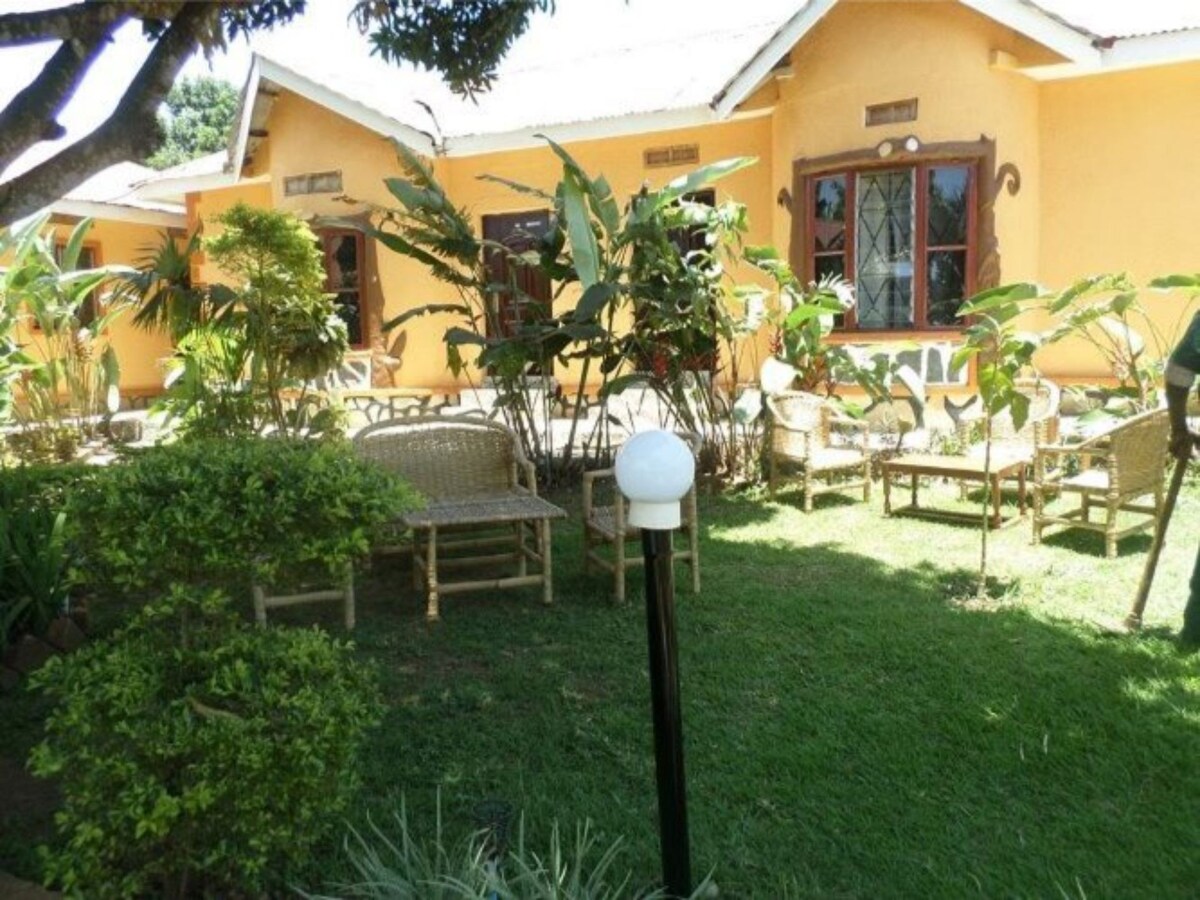 位于恩特贝（ Entebbe ）的豪华私人花园套房。