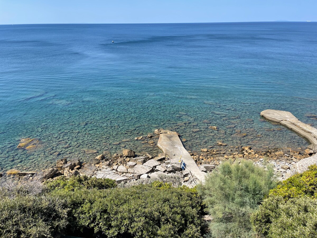 Elegant Tuscan Guesthouse: Private Beach Access