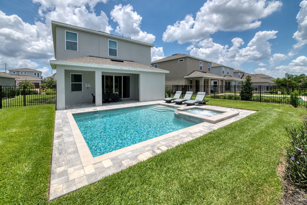 Water Park Access, Media Room, Ping-Pong Table