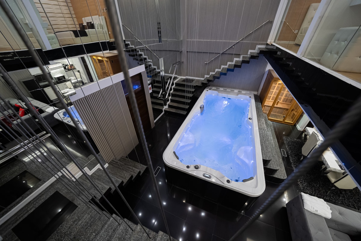 Luks Lofts酒店-豪华套房， 1间，私人游泳池