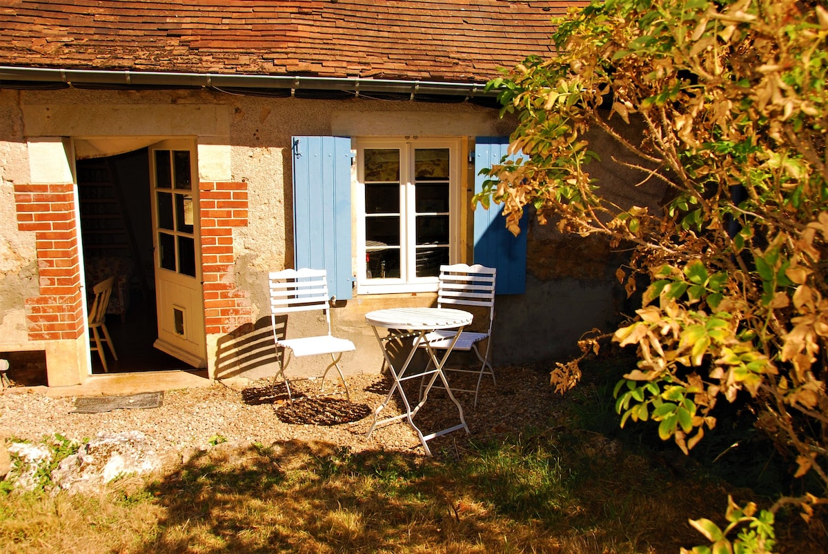Romantic getaway for 2-3 in the Heart of France