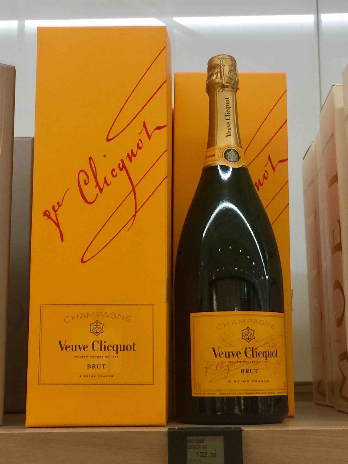 1号卧室，靠近Veuve Clicquot地窖