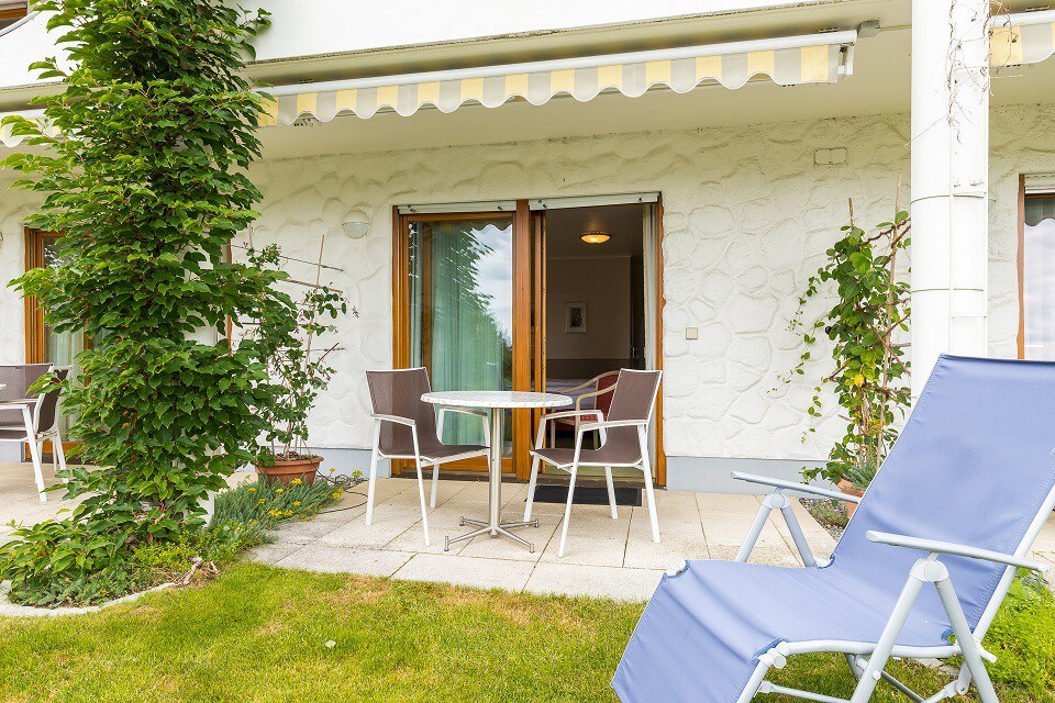 Gästehaus Anita, (Gailingen am Hochrhein), Doppelzimmer 2, mit Dusche und WC