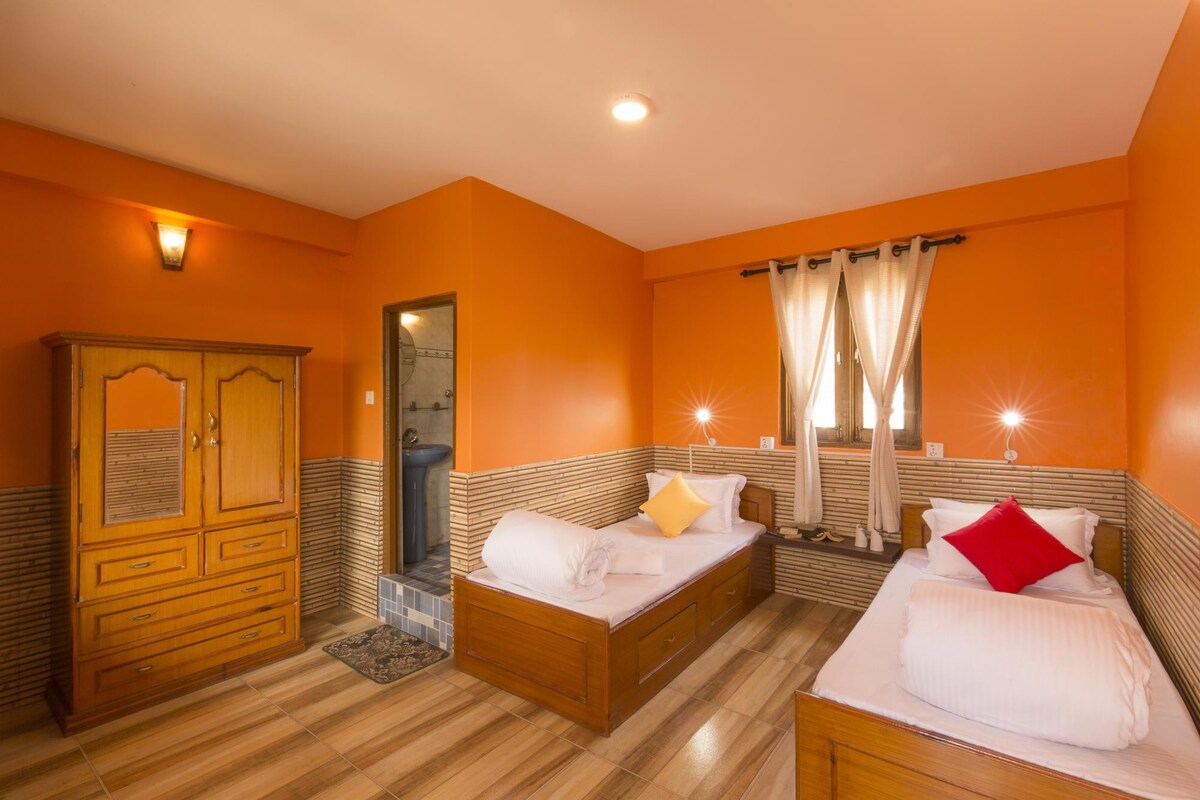 Zostel Pokhara | Twin bed Private Room