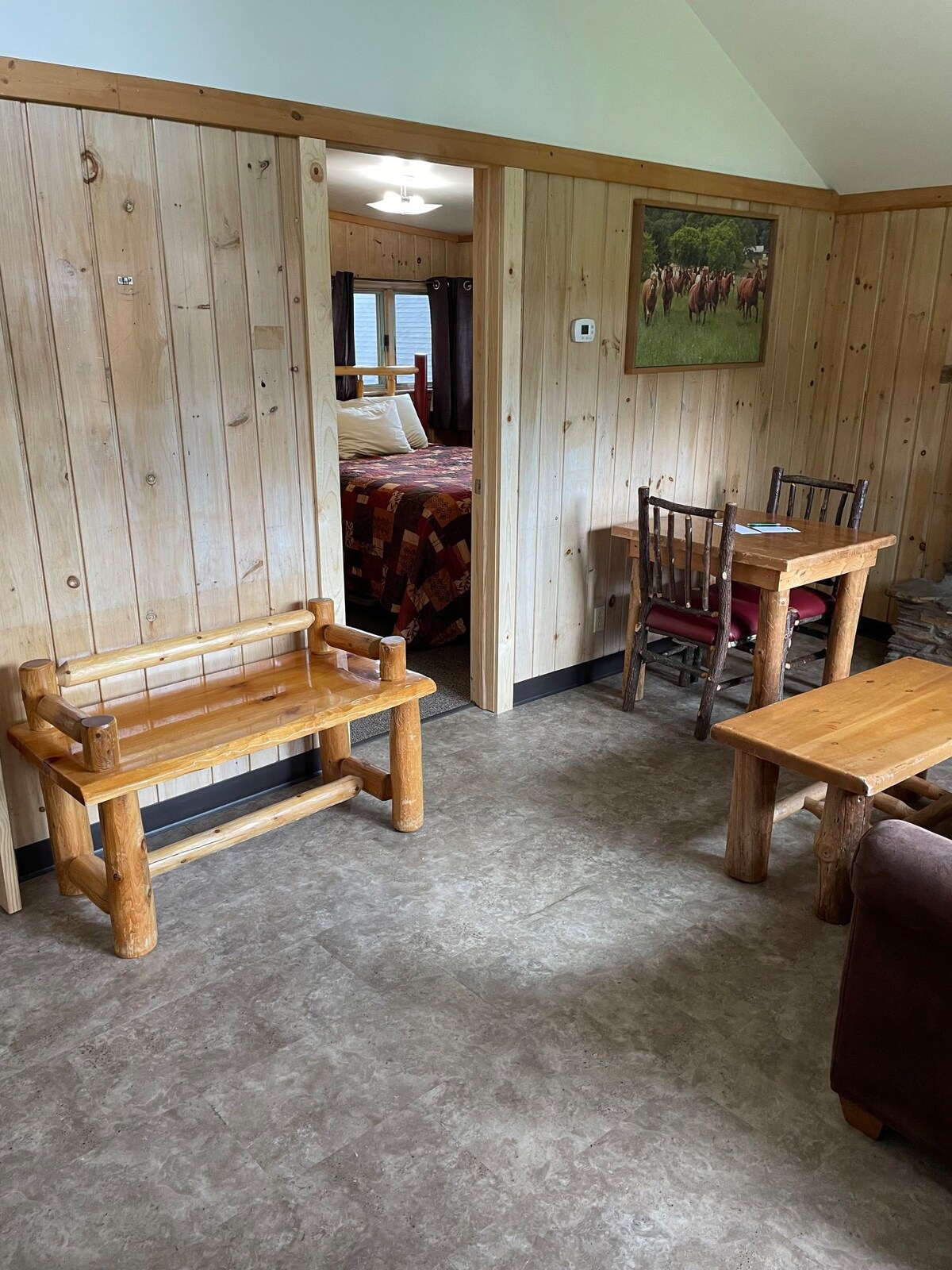 Ranchero- 2 bedroom cabin with kitchenette