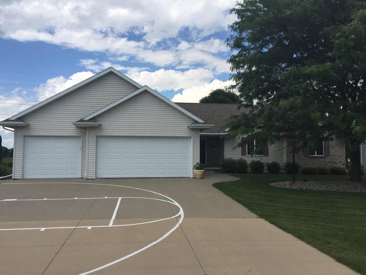 Fox Valley/ Darboy/Appleton area home available