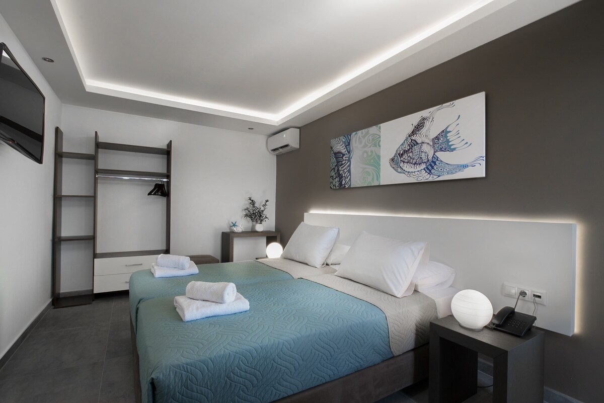 Coral Apartments Suite with Sea View