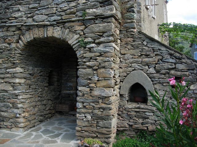 Sant'Andréa-di-Bozio的民宿