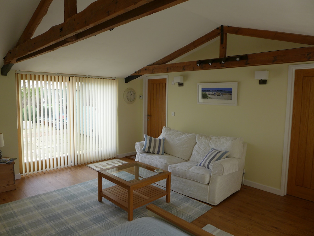 A garden suite in Wool Dorset