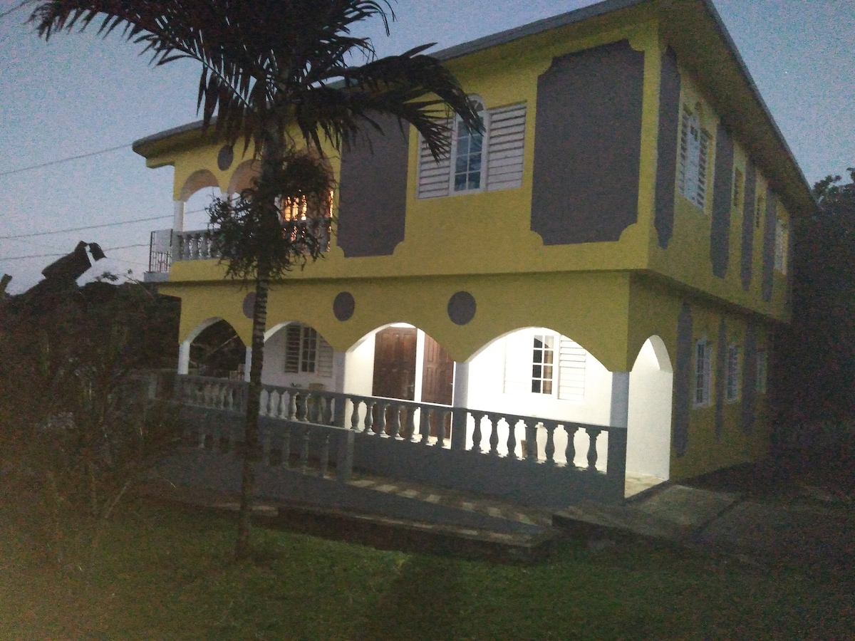 Jamaican Jypsy Deluxe Studio Apartment