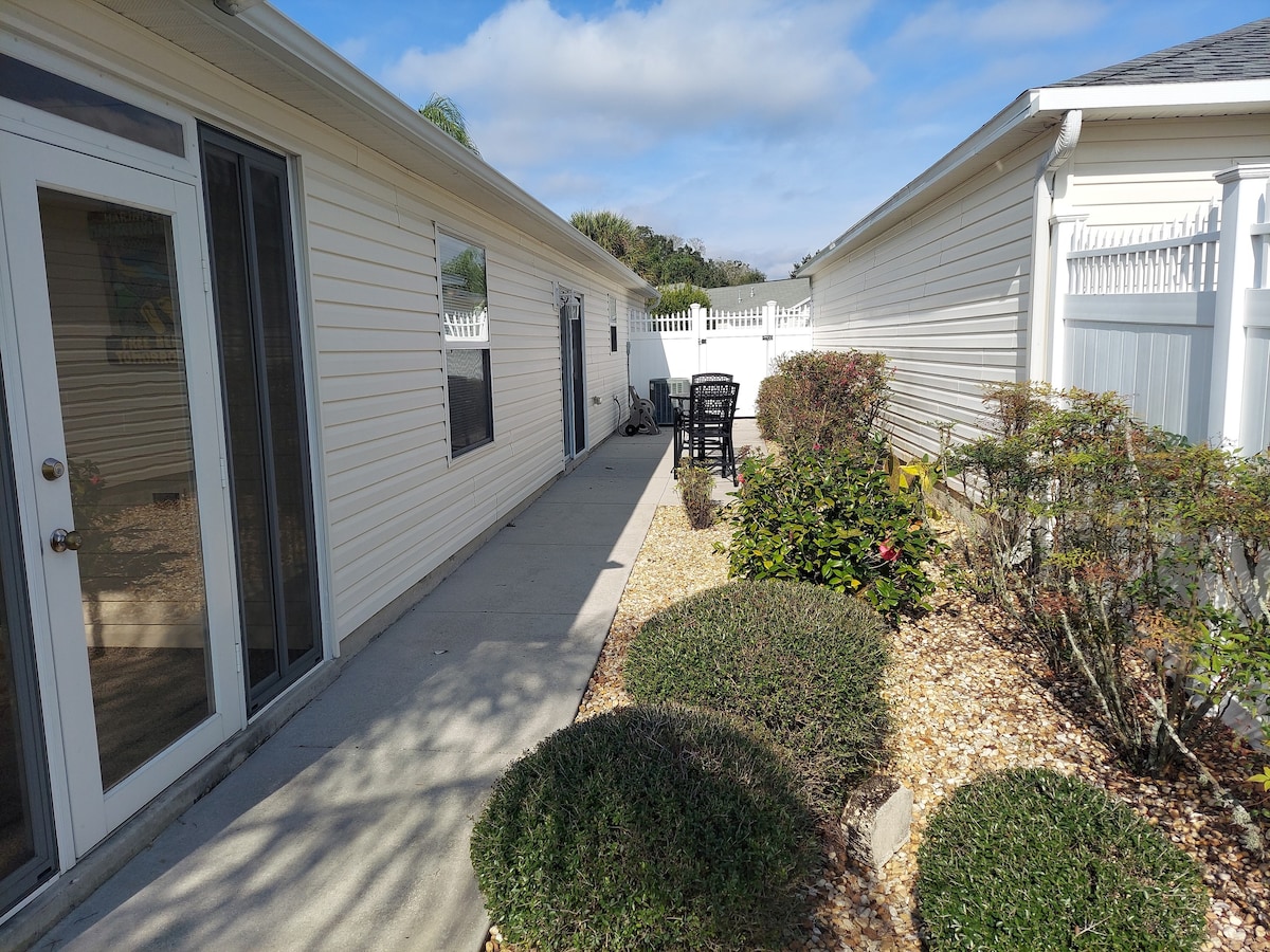 Walk to Sumter w/cart - Beautiful Courtyard Villa