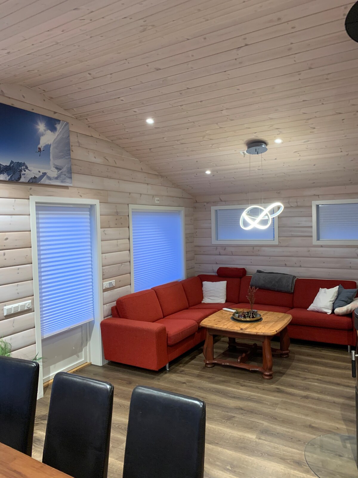 Fjelltun Lodge。现代5卧室小木屋