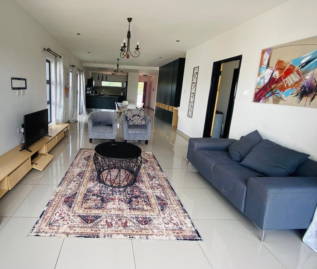 Rural/Urban Luxury 3 bed house near Gaborone