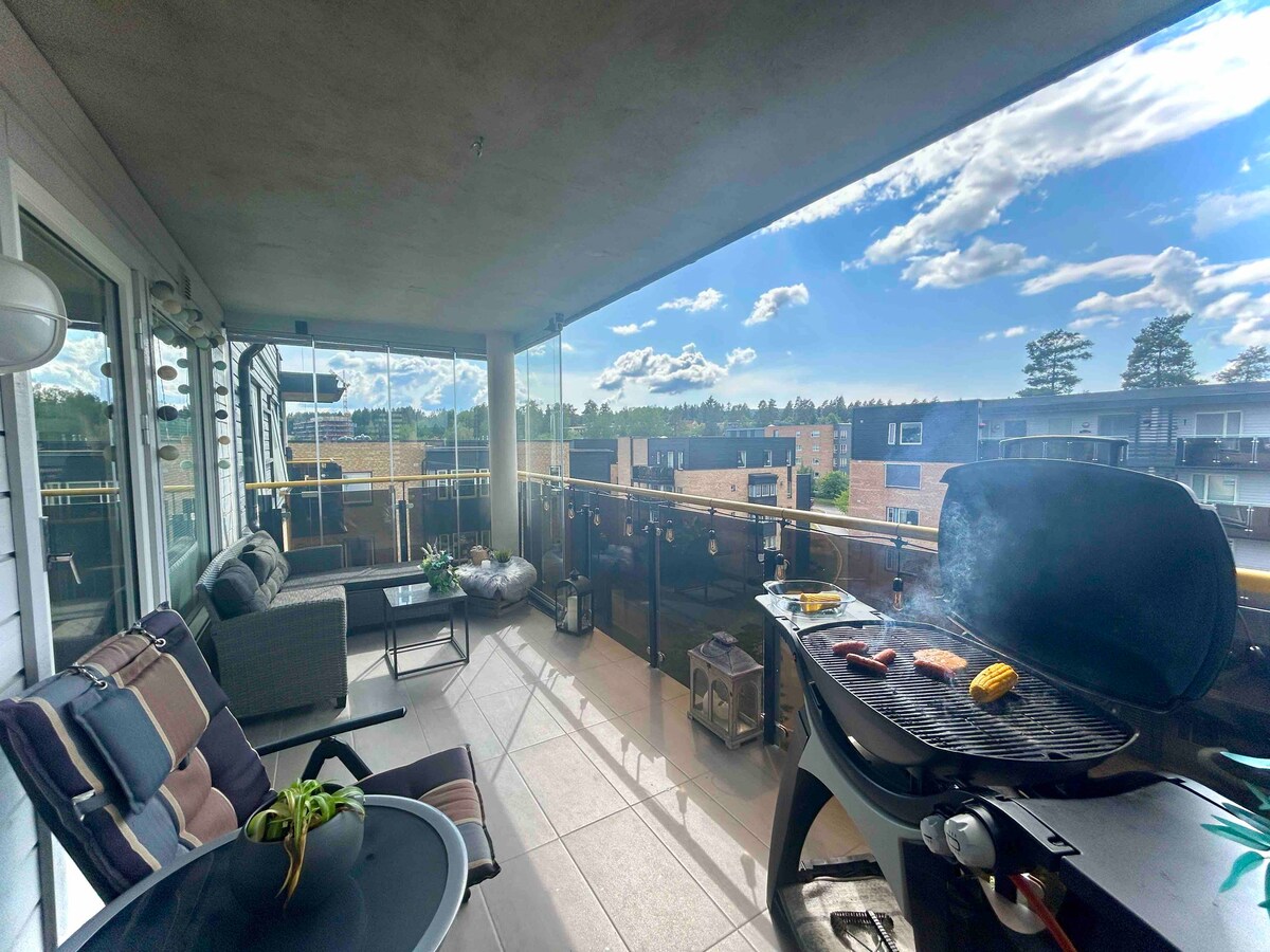 Top floor - Large sunny balcony - 15 min from Oslo
