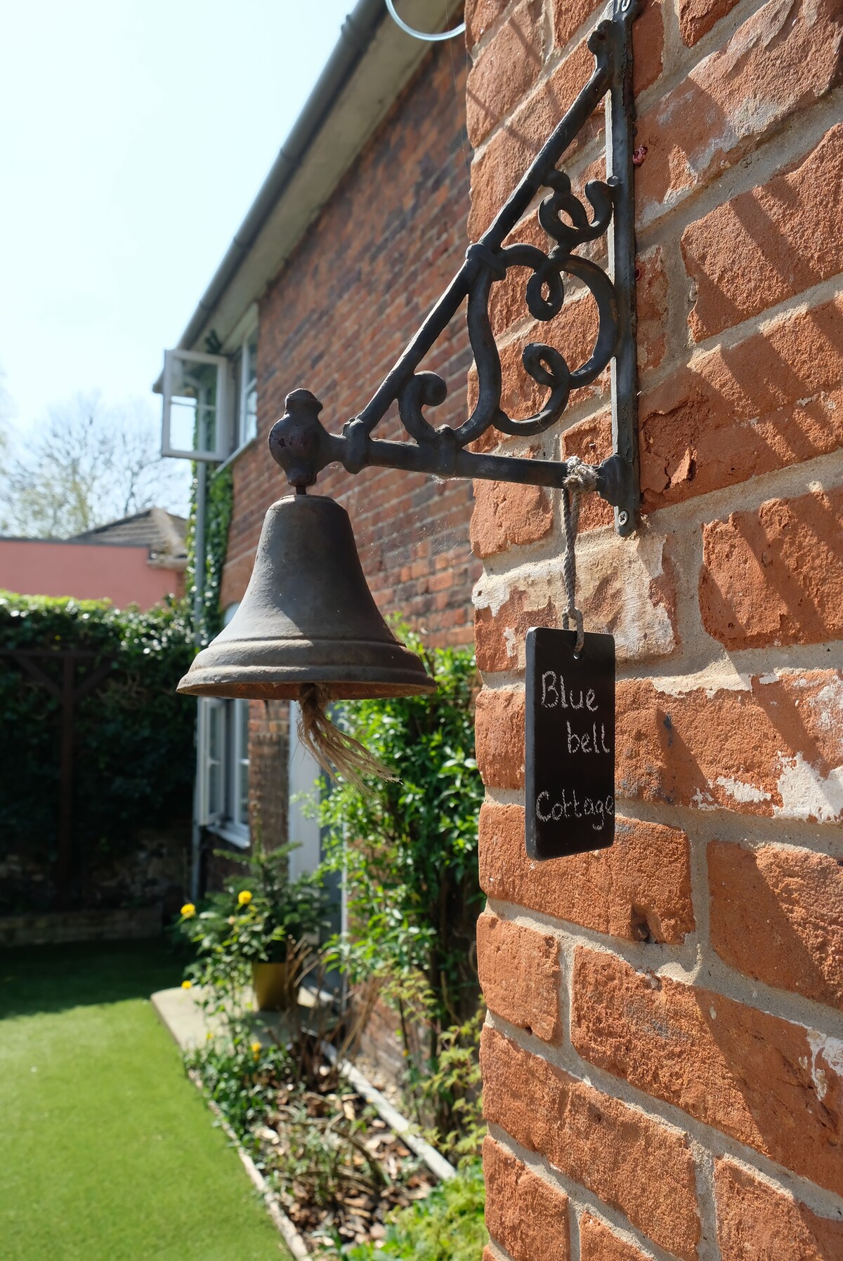 Cosy 2 Bed Cottage - dogs welcome & log burner