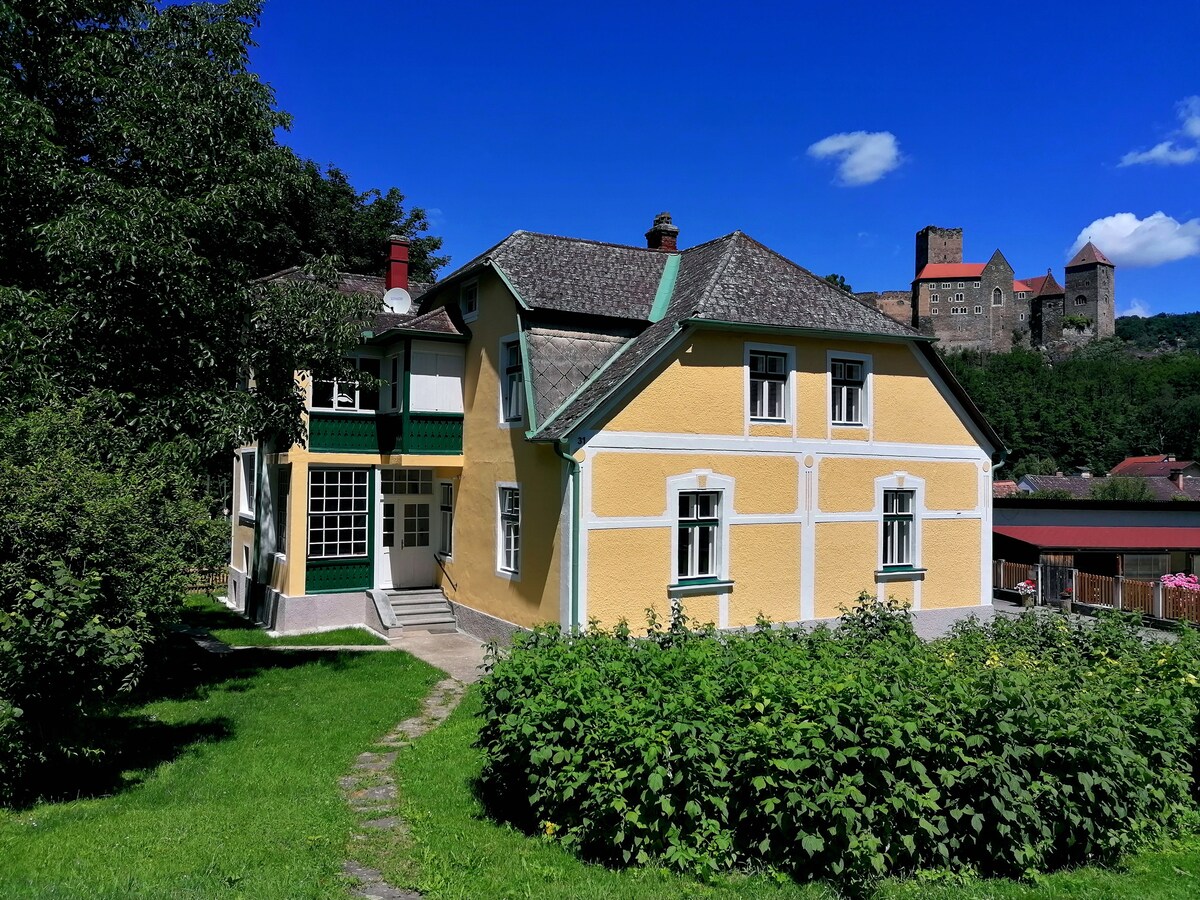 VILLA HARDEGG - 4er Appartement mit Burgblick