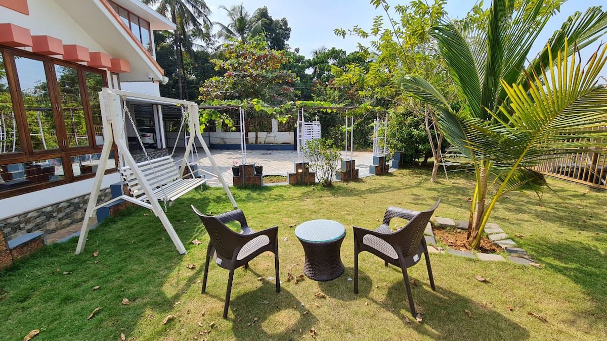 John's Villa - A Cozy Weekend Home at Iritty