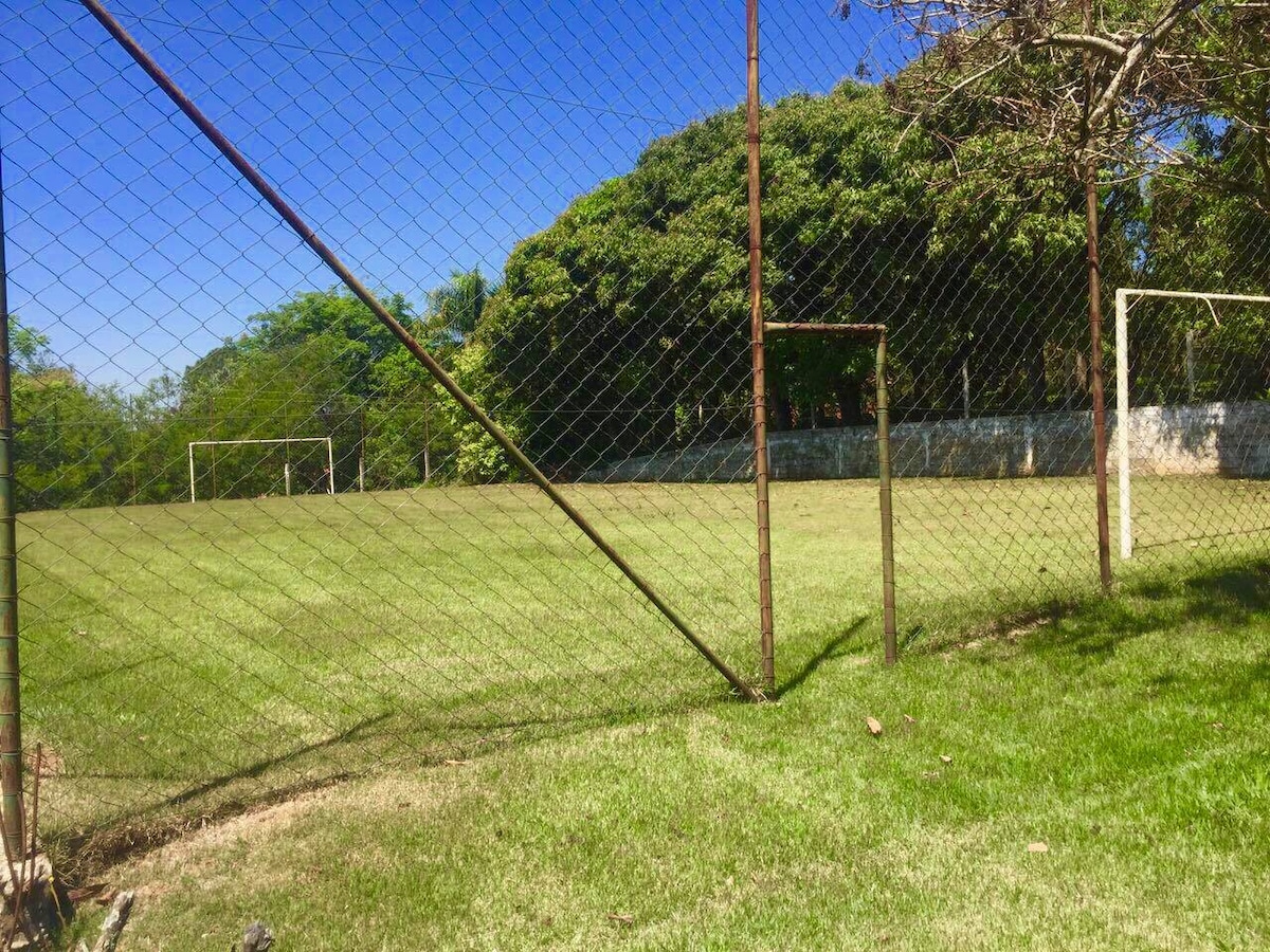 Sítio para se divertir e descansar com a galera