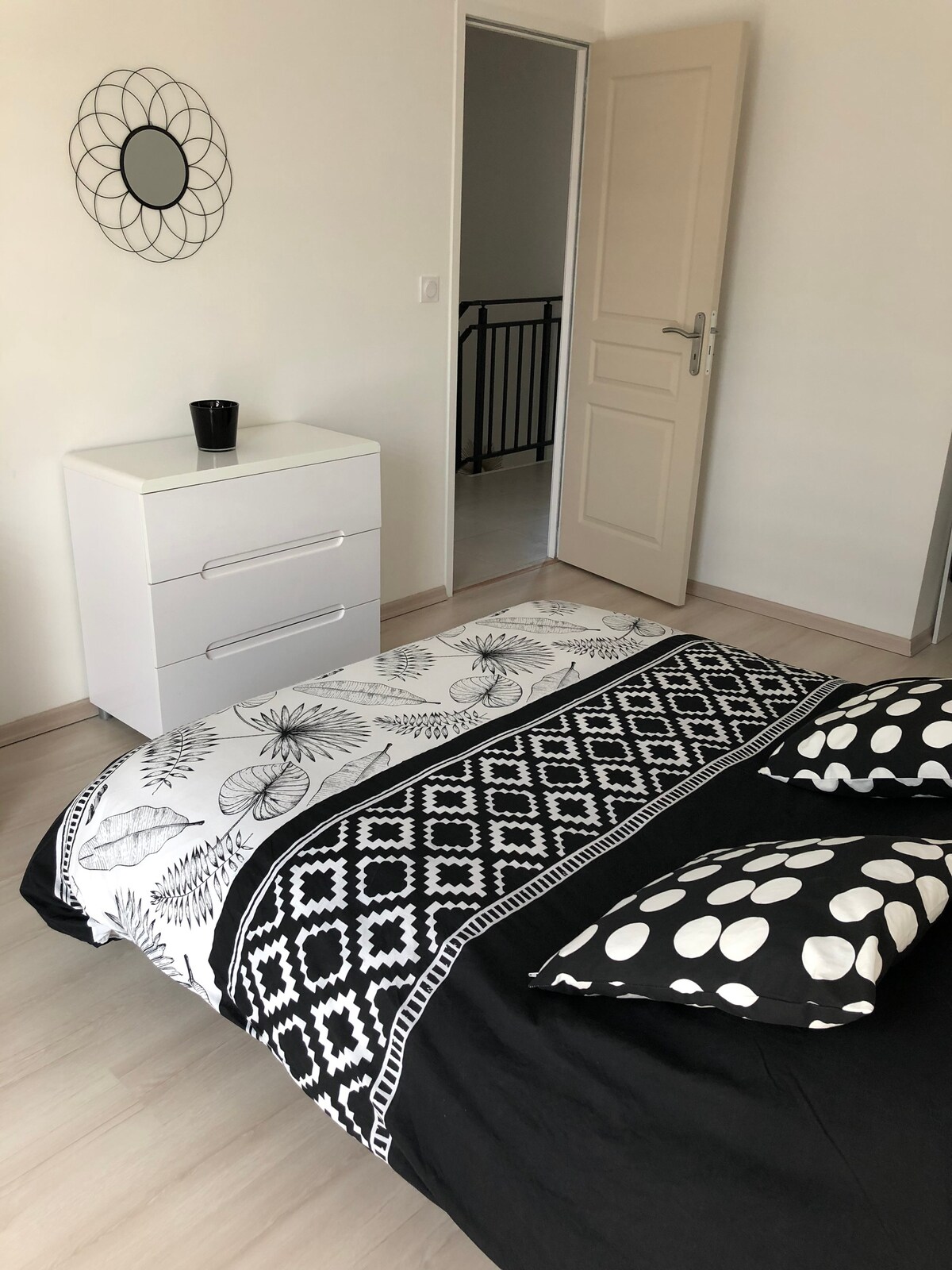 Chambre privée 14 m² dans une maison