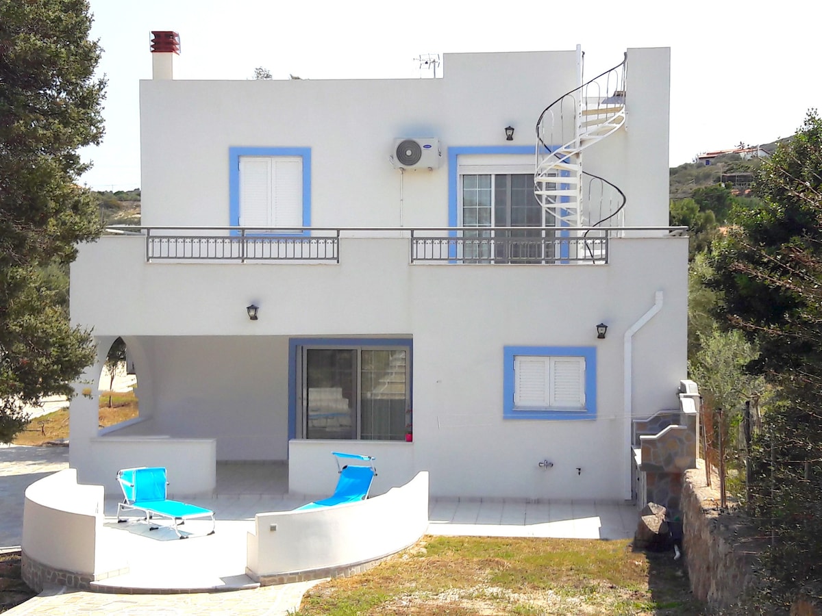 Elafonisos ：海滨两层楼的房子