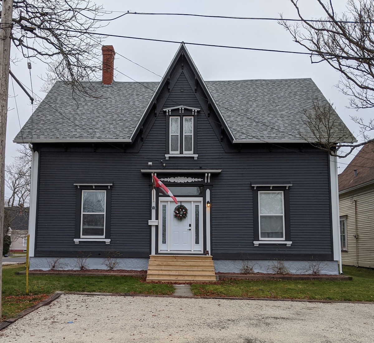 2 bedroom apt in historic 1880s captains house