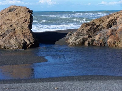 霍华德溪牧场旅馆（ Howard Creek Ranch