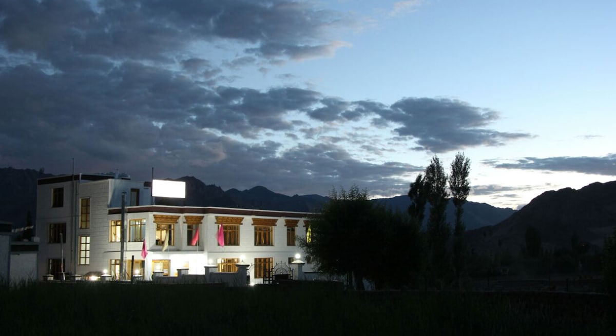 Hotel Leh Residency