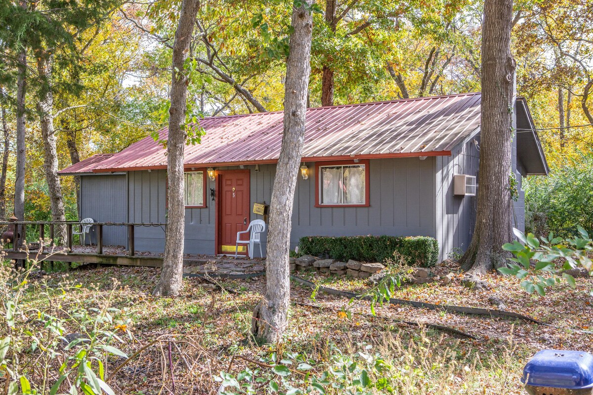 Cabin #5 Town Branch Guest Ranch